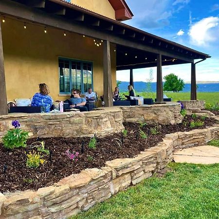 Elderberry Farmhouse At Zenzen Gardens Paonia Exterior photo